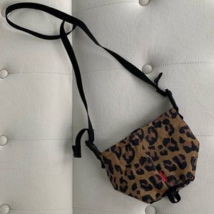 Supreme Neck Pouch Leopard